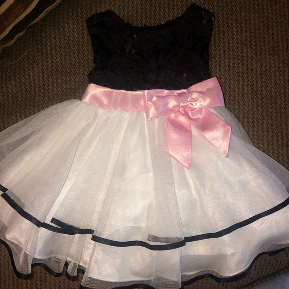 Dress - Picture 1 of 5